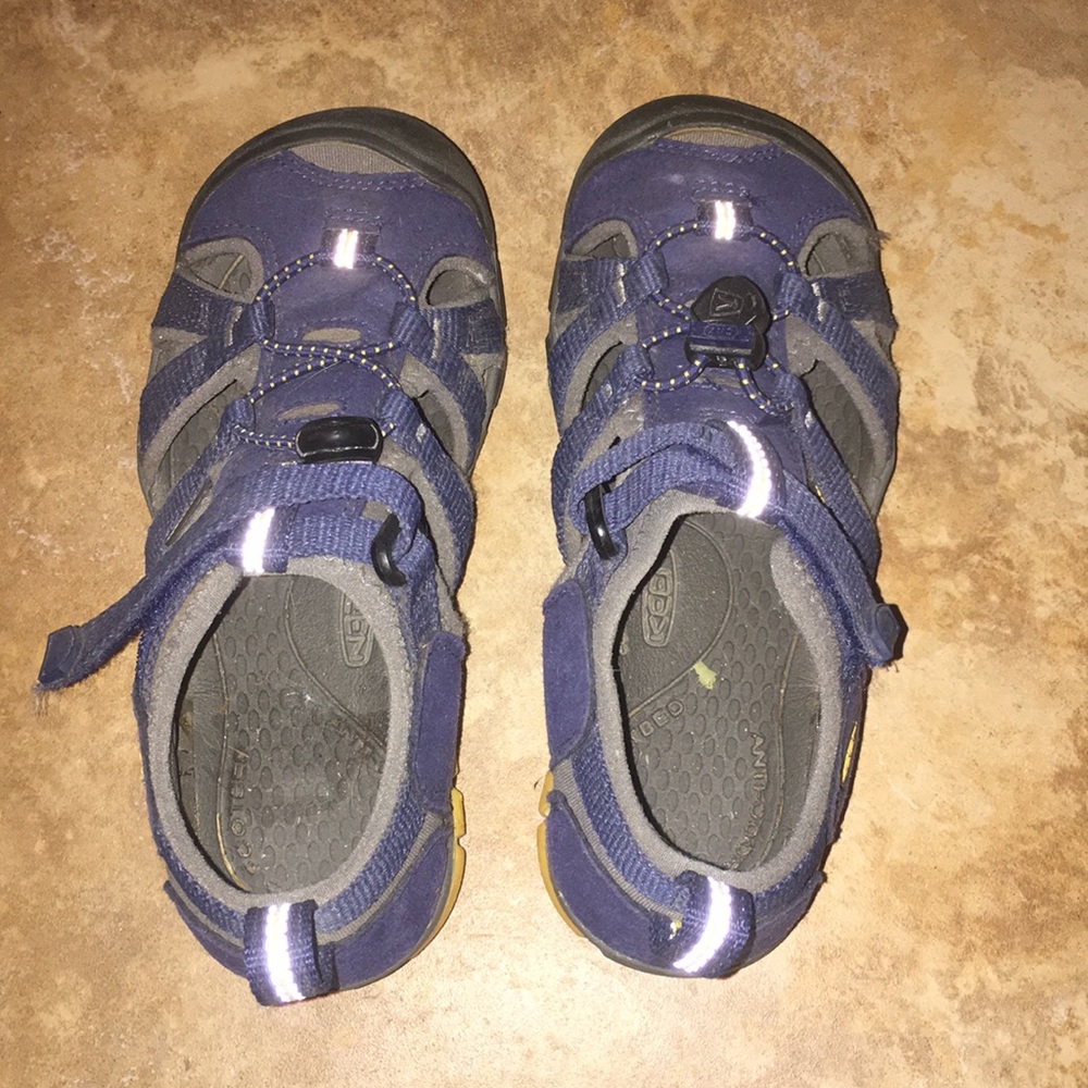 Keen youth sandals